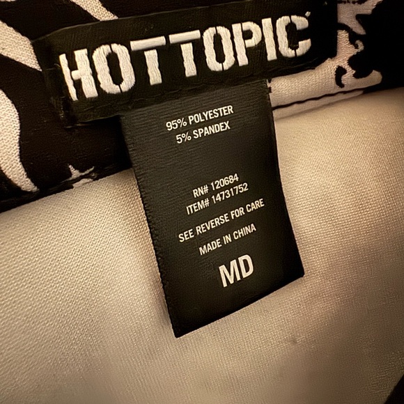 Hot Topic Black and White Celestial Skater Skirt 🌙💫⭐️🌟☀️ - Picture 8 of 9